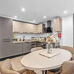 46 Citygate Apartment *